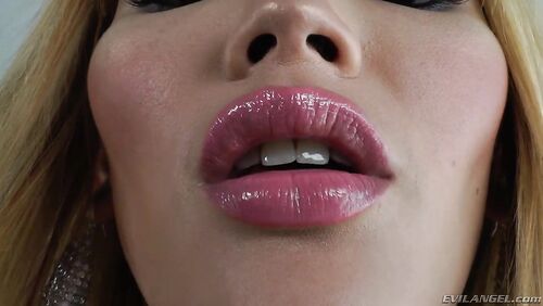 Transsexual Angel - Rogue Adventures #37, Scene #01