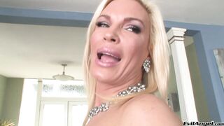 Strap Attackers - The Mommy X-Perience, Scene #02