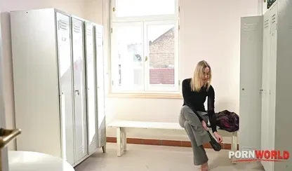 Venera Maxima Turns Boxing Lesson Into A DP Workout With 2 Studs GP2780