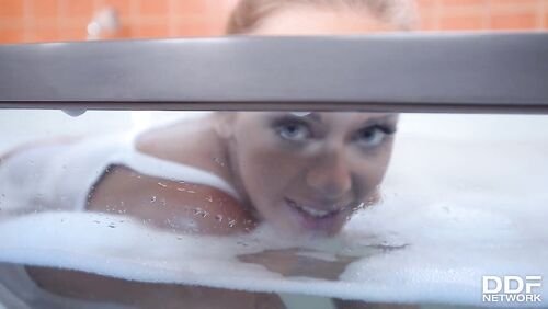 Bath Time Fun - Young Blonde Pussy Gape Pleasures