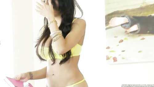 Lela Star Gets An Anal Burglary