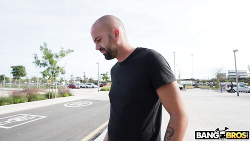 Sara Loves Public Anal