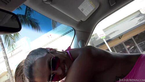 Kelsi Monroe Hanging Out In Miami Gets Caught In Hurricane Dredd