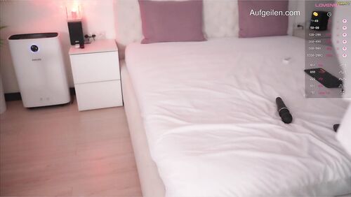 Ukrainian hot chaturbate girl Kissing33