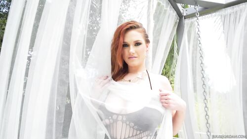 Siri Receives A Massive Facial From 5 Big Black Cocks