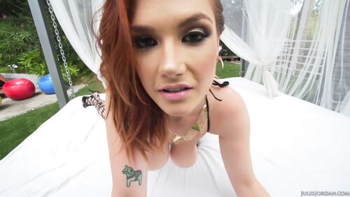 Siri Receives A Massive Facial From 5 Big Black Cocks