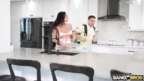 Alyssia Vera - Stepmom's Anal Reward