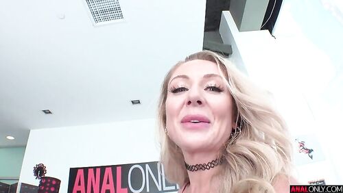 ANALONLY - SADIE SUMMERS AND NICOLE NICHOLS