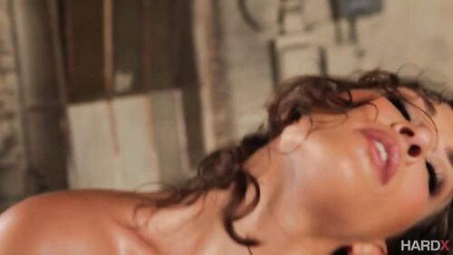 Lily Love: Hot Body