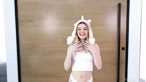 Demi Hawks: Hot Fuck with Petite Demi