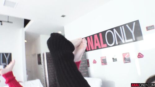 ANALONLY - IRIS LEON AND MADDIE WREN