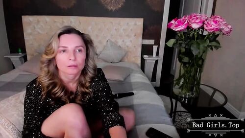 Pretty skinny milf super hot big booty ass web teasing