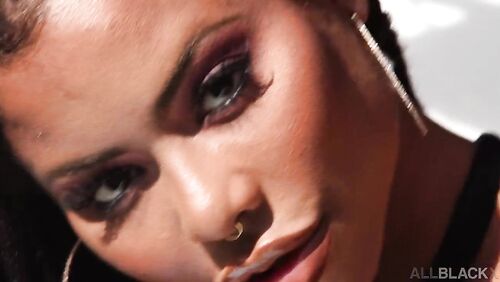 Scene: Cumming For Kira Noir